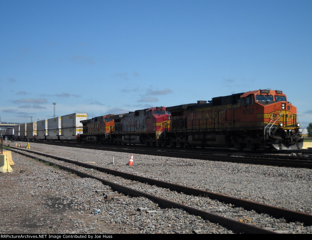 BNSF 4762 East